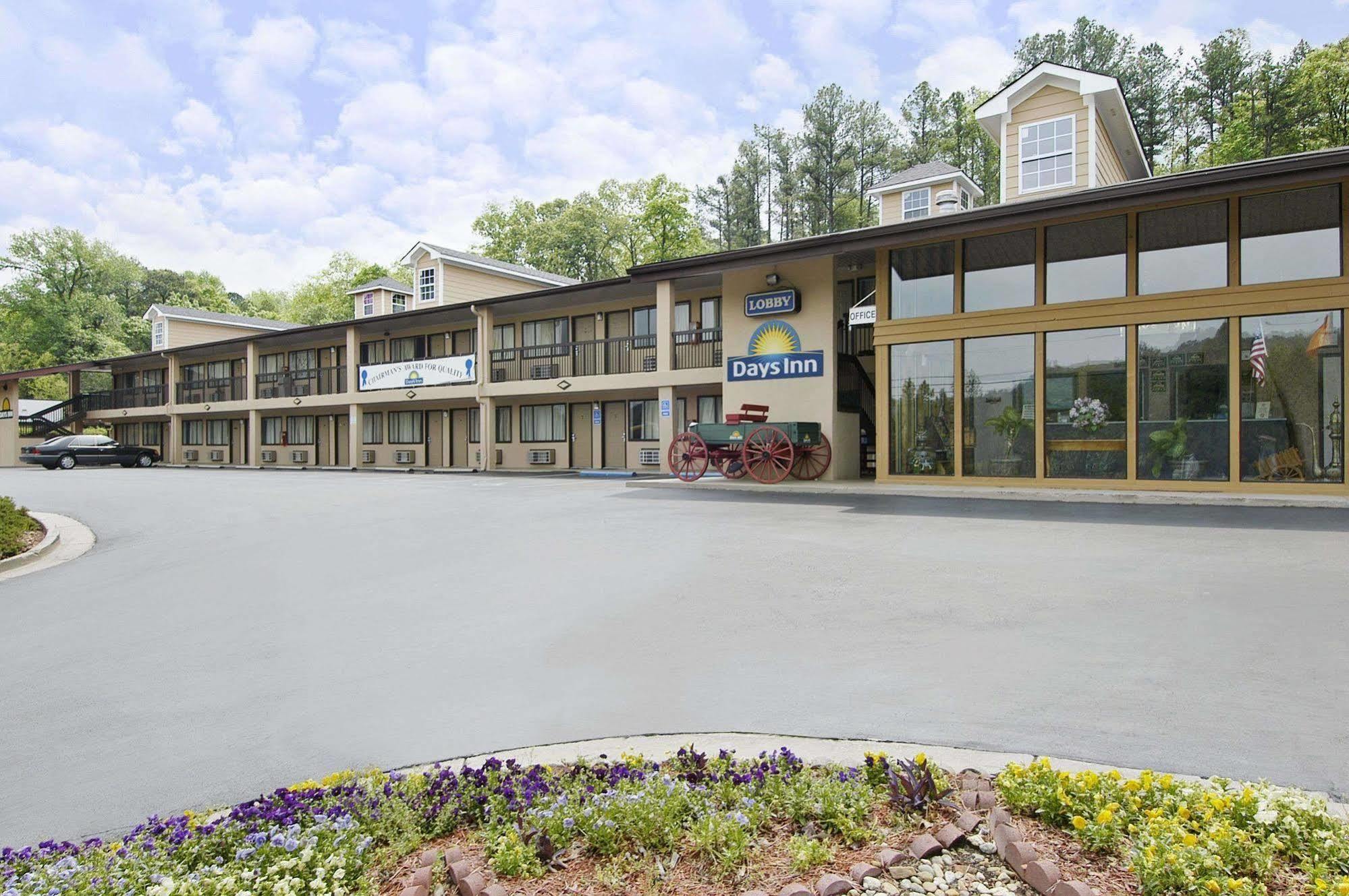 Days Inn By Wyndham Cartersville Buitenkant foto